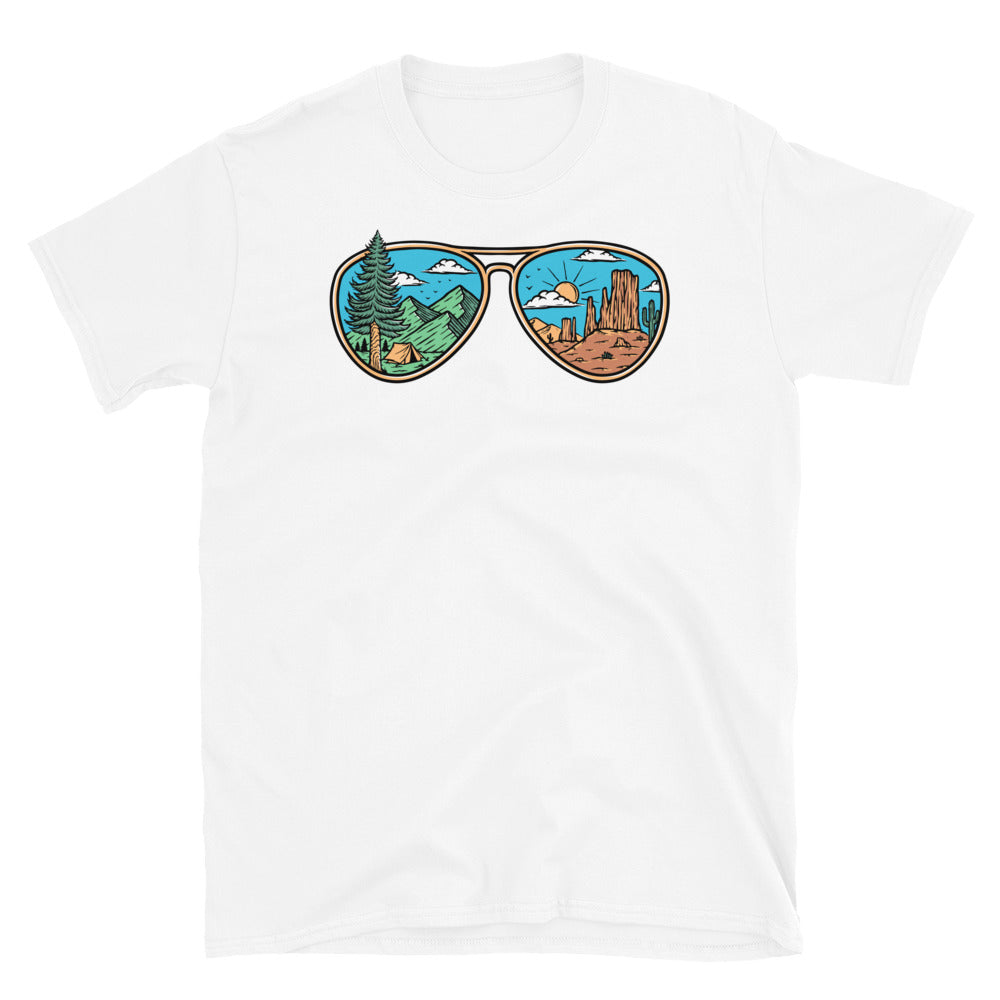 montañas y desiertos en anteojos Fit Unisex Softstyle Camiseta
